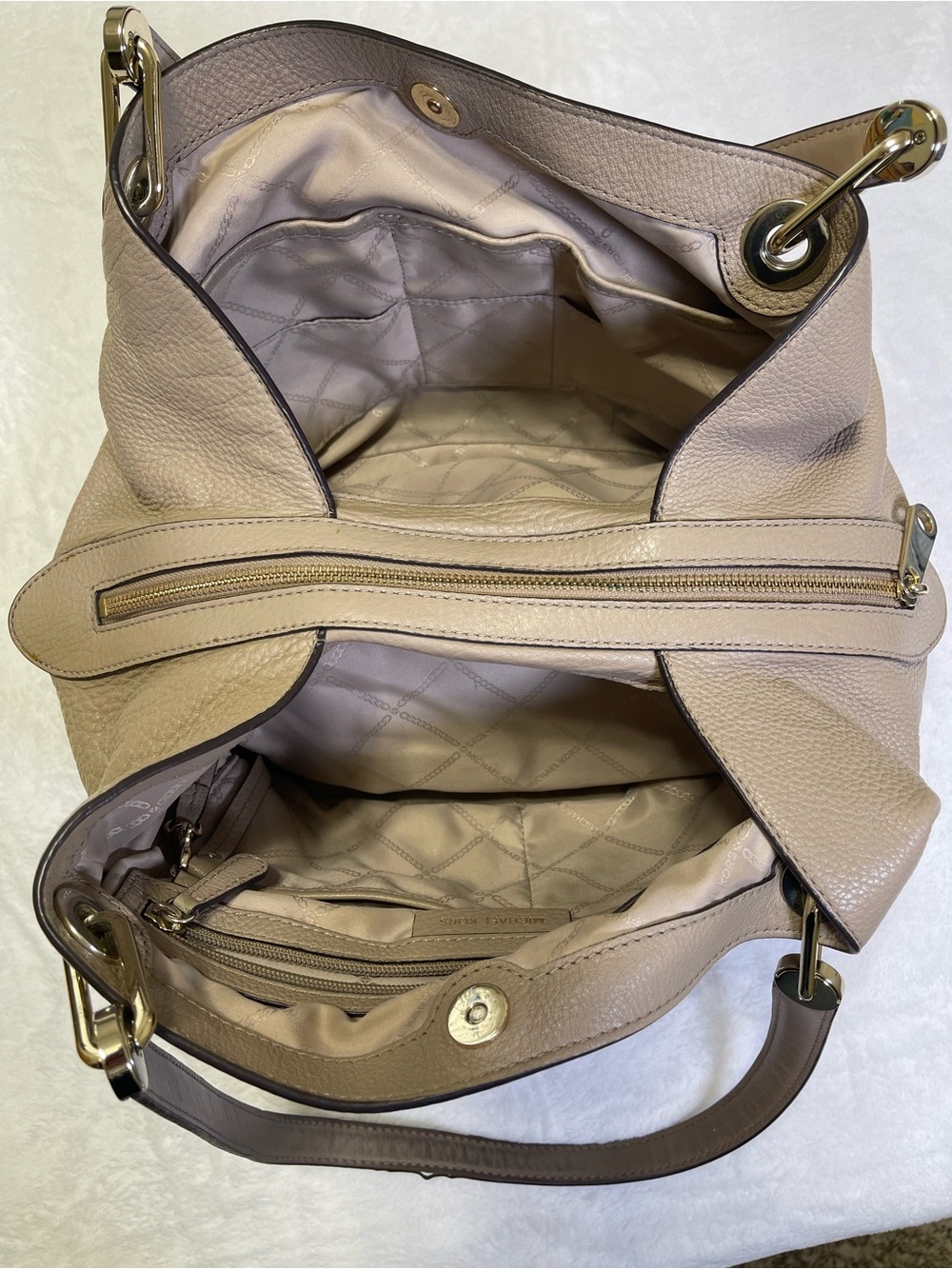 Michael Kors Raven Large Pebbled Leather Shoulder Bag - Taupe Beige Tan - Picture 5 of 9